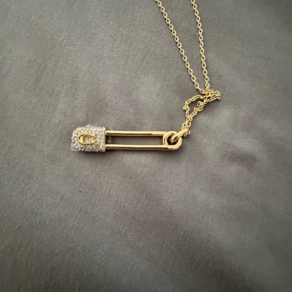 Coach pin necklace - Picture 3 of 5